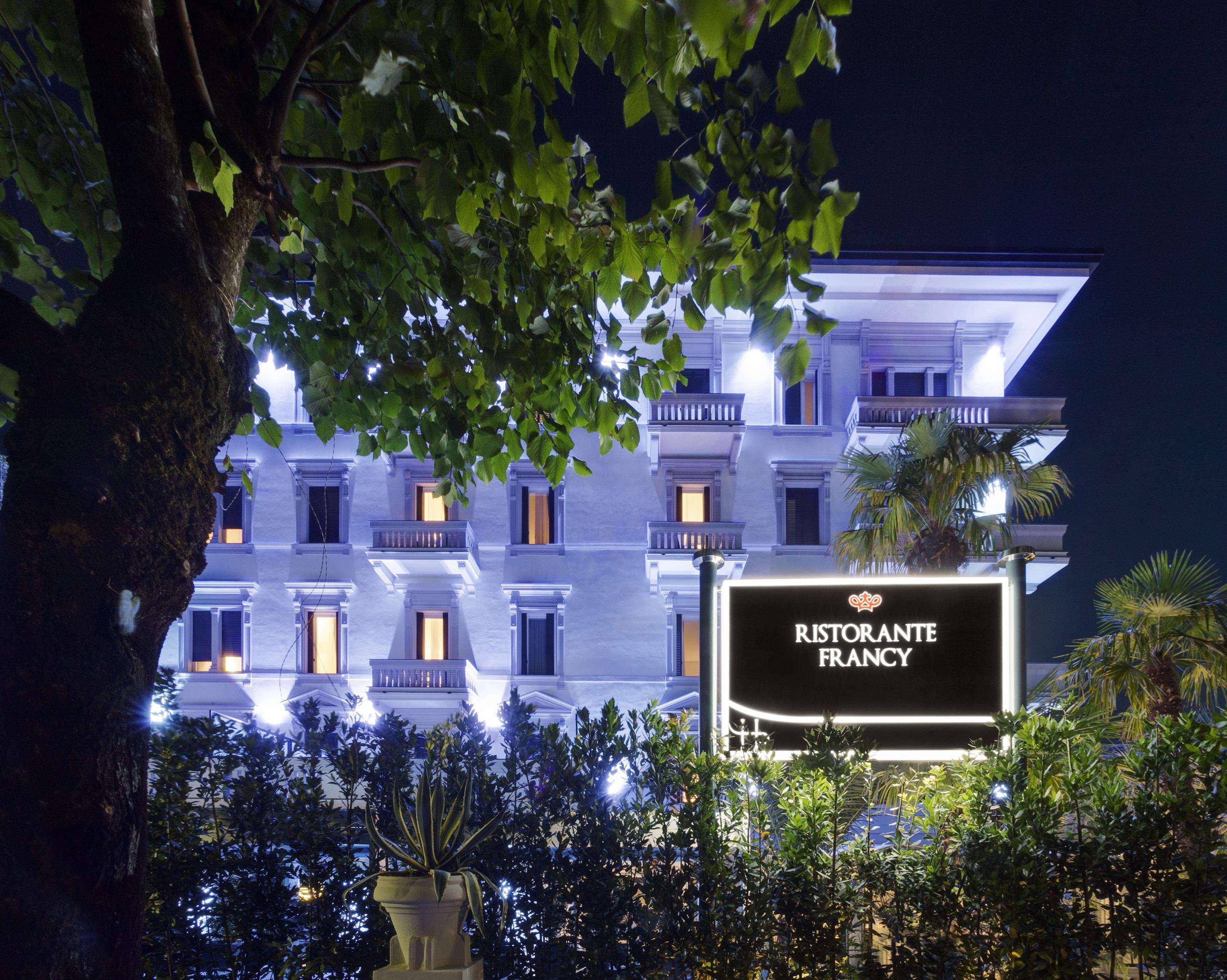 Lhp Hotel Montecatini Palace & Spa Kültér fotó The restaurant in 2016
