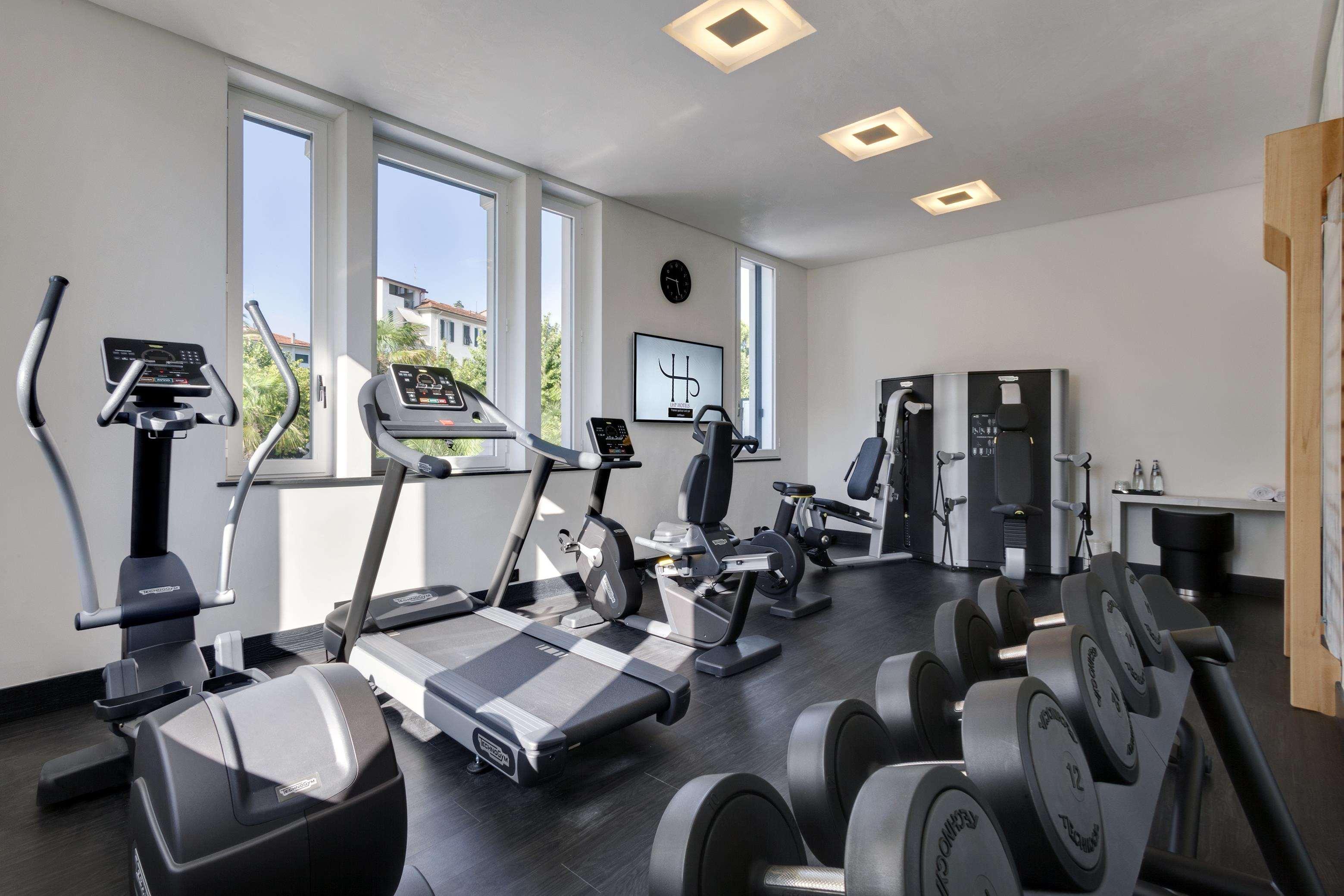 Lhp Hotel Montecatini Palace & Spa Kültér fotó A gym in a hotel