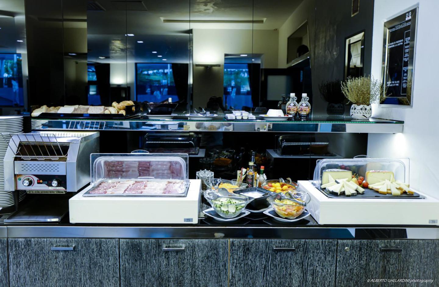 Lhp Hotel Montecatini Palace & Spa Kültér fotó A buffet at a hotel